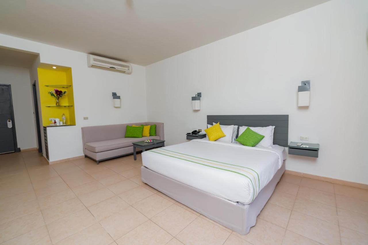 Deluxe Room with Pool View